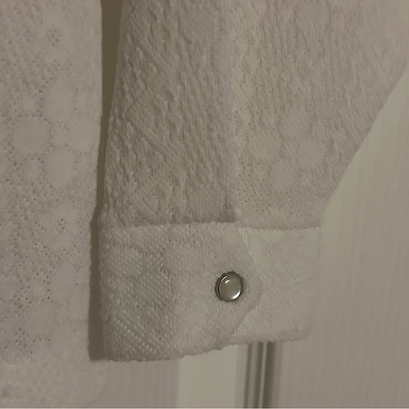 White Textured Long Sleeve Western Top with 3/4 Zip by Trail Ridge Size M - Picture 3 of 6